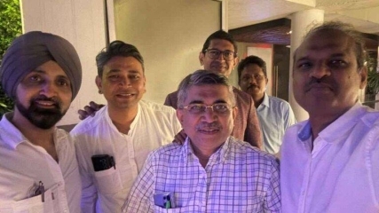 📍 NOSEPLASTY 2025 – Hyderabad (8th November 2025)A proud moment for Dr. Milan Doshi as he atten (6)_1